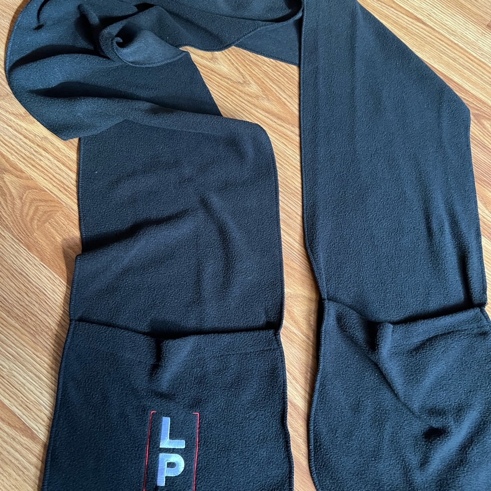 Scarf long with packs no brands